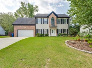 814 Sunny Field Ln, Lawrenceville, GA 30043