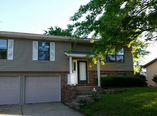 701 Blackberry Ln, O'Fallon, MO 63366