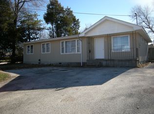 2326 E Cherry St, Springfield, MO 65802