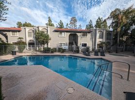 Paradise Falls Apartments in Paradise Valley North – 15434 N. 32nd