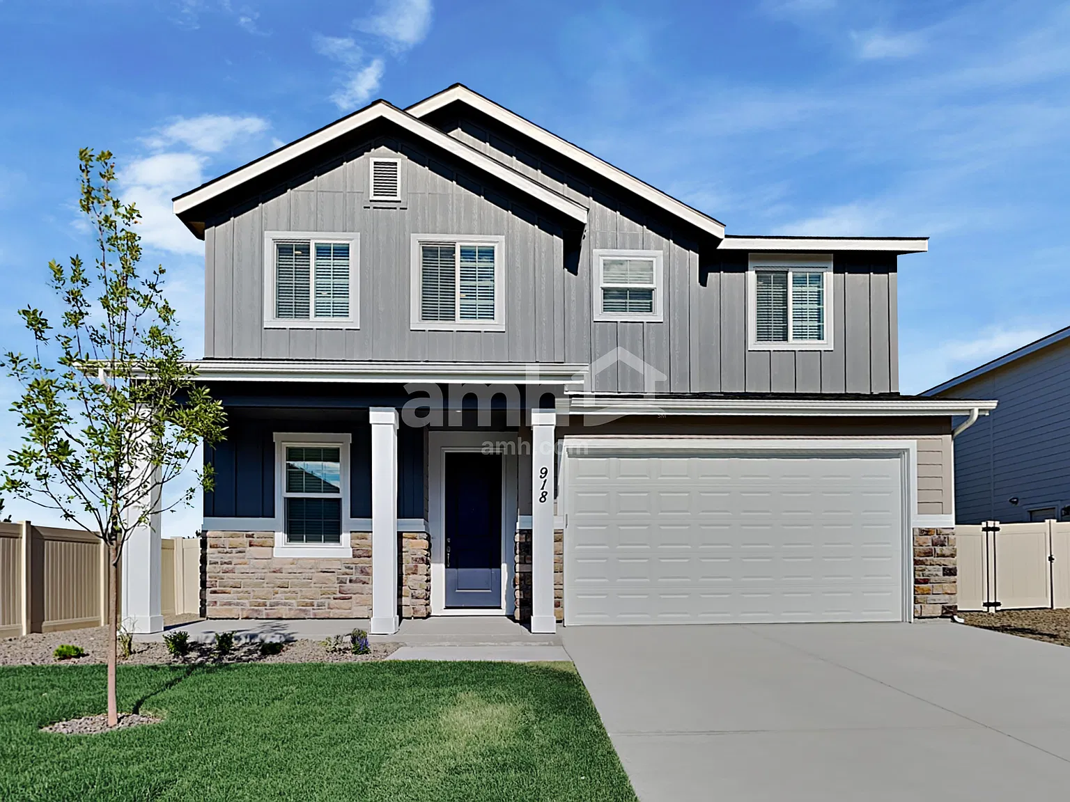 4 bed, 2.5 bath, 2012 sqft, $2,575 — Photo 1
