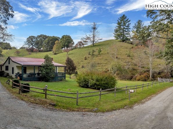 904 Roundhouse Road, Mouth of Wilson, VA 24363