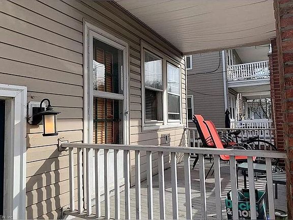 2nd image of 828 Harrington Ave