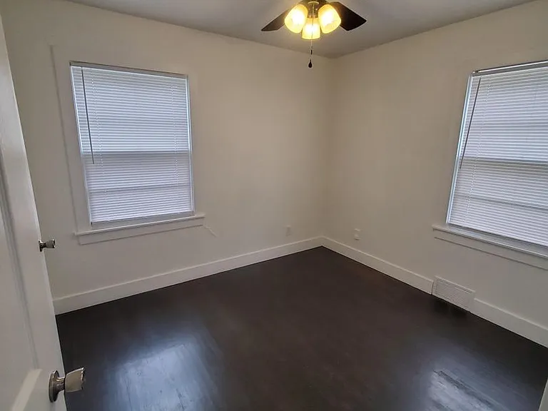 631 N Edwards Ave — Photo 12