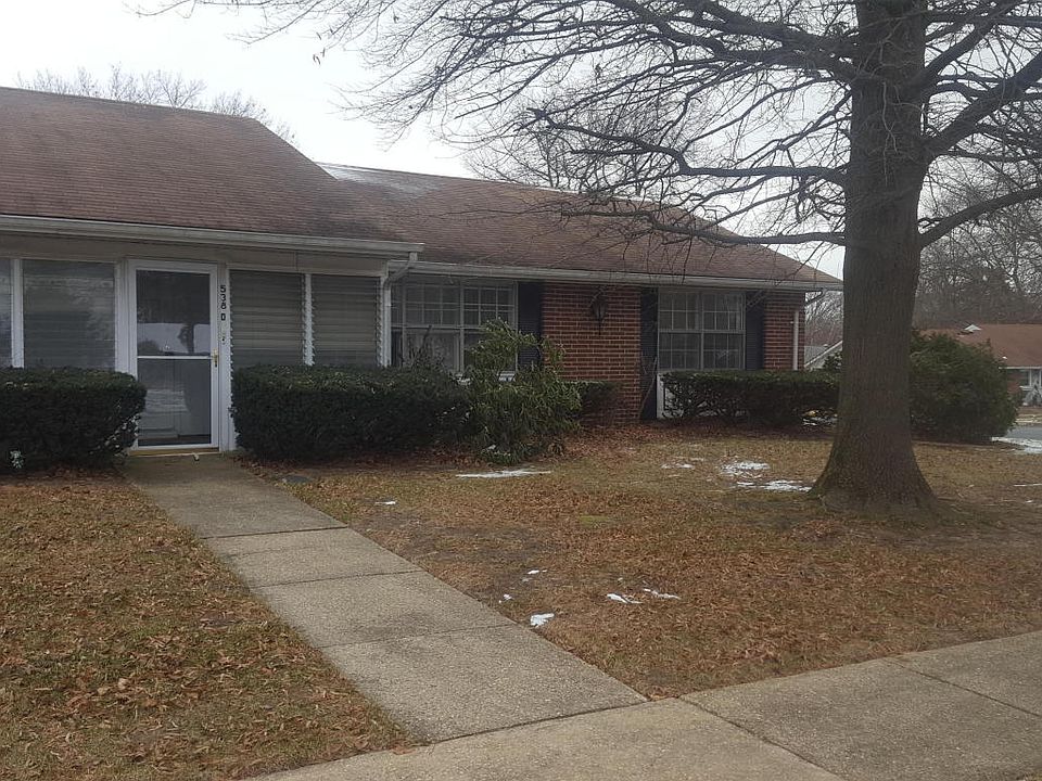 1st image of 538D Portsmouth Dr