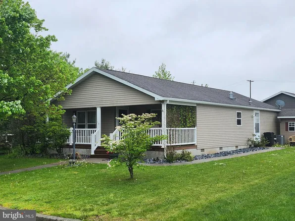 19 Limekiln Dr, Annville, PA 17003