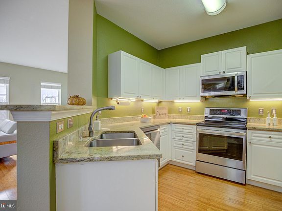 5th image of 8134 Harper Valley Ln #29