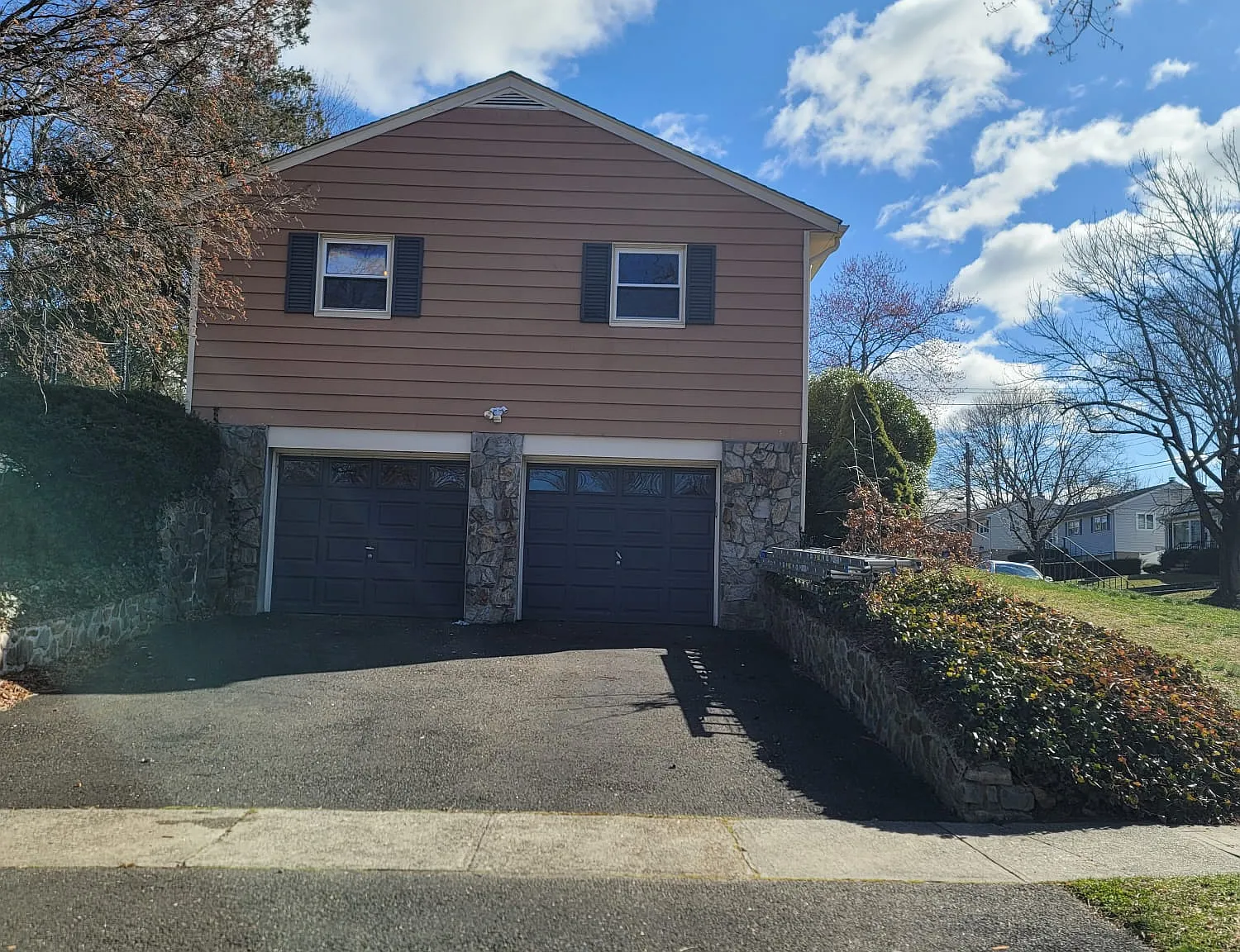 3 bed, 1152 sqft, $3,200 — Photo 2