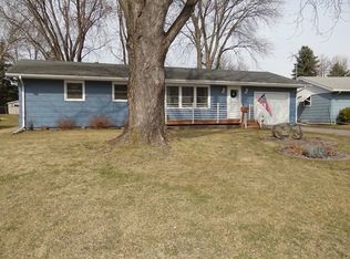 611 5th St NE, New Prague, MN 56071