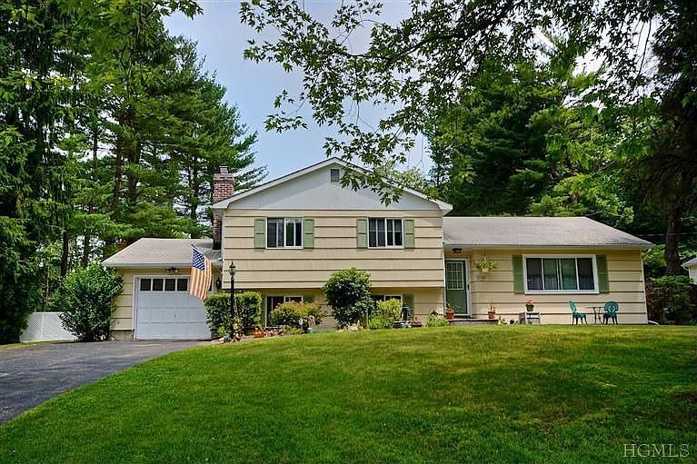 1st image of 2432 Pine Grove Ct