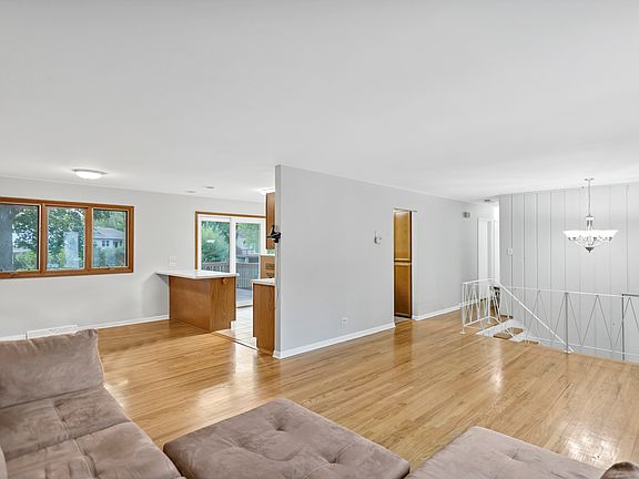 5th image of 552 N Williams Dr