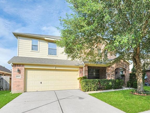 2nd image of 3831 Misty Falls Ln