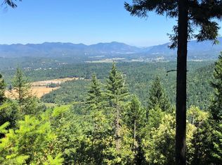 747 Dutchy Way, Grants Pass, OR 97527