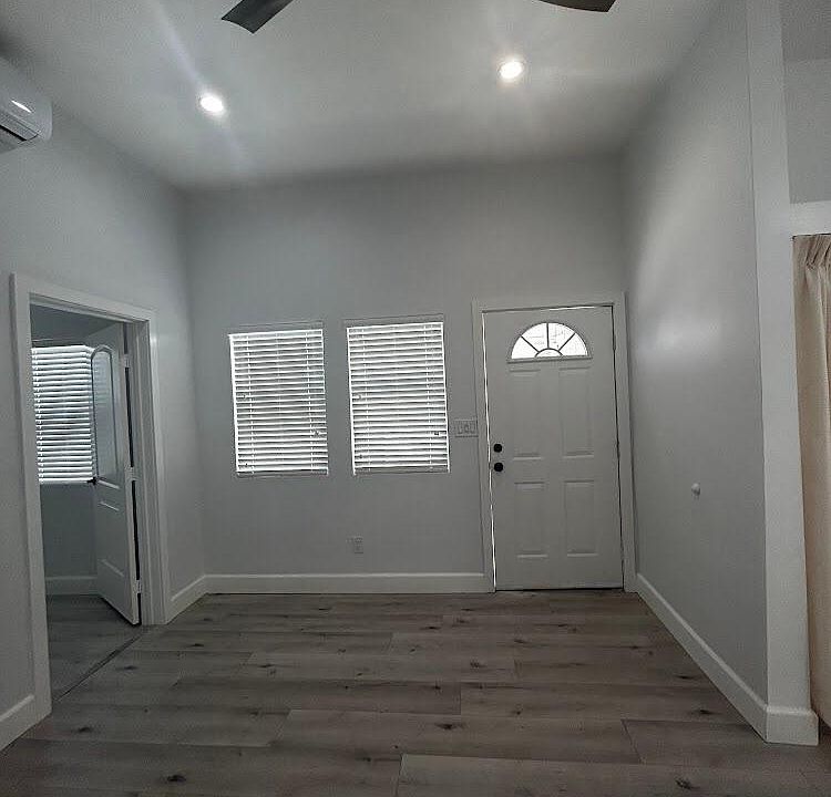 1st image of 452 N Gage Ave