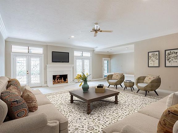 2nd image of 1819 Sand Hollow Ln