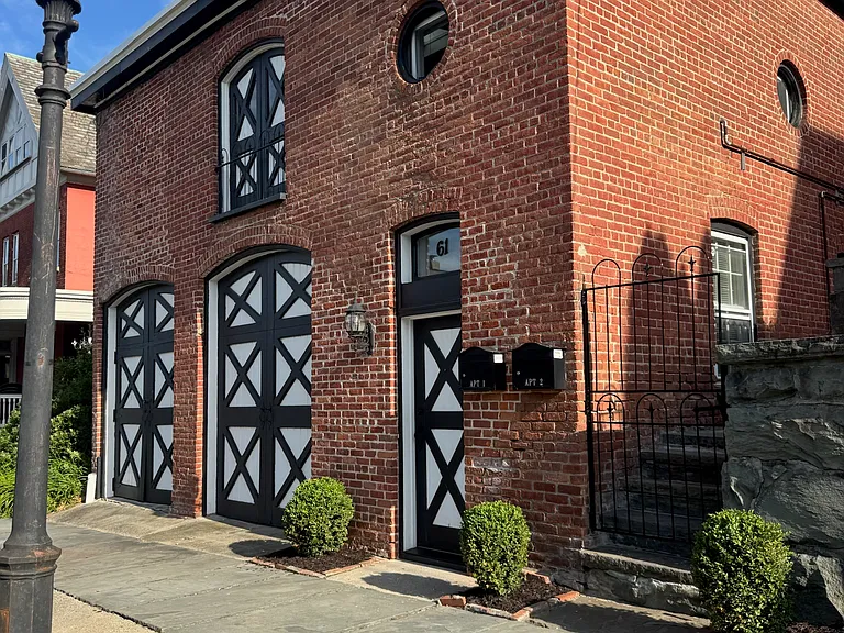 61 Clinton St #1 — Photo 1