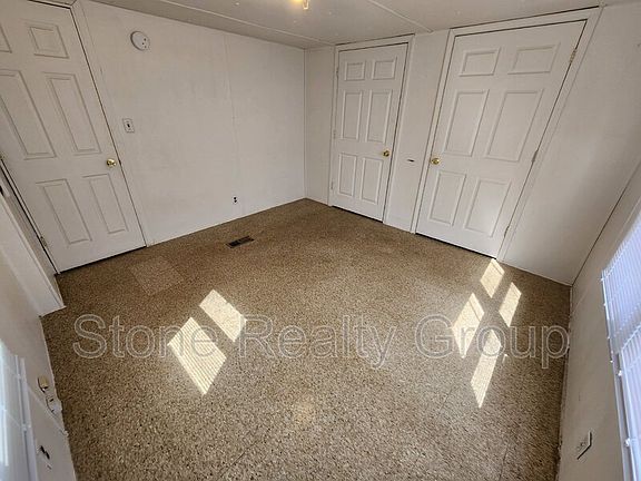 4th image of 905 N Virginia St