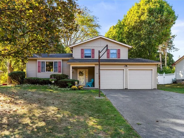 478 Fox Meadow Rd, Rochester, NY 14626