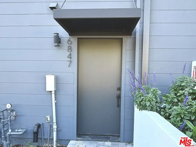 6847 N Figueroa St — Photo 18