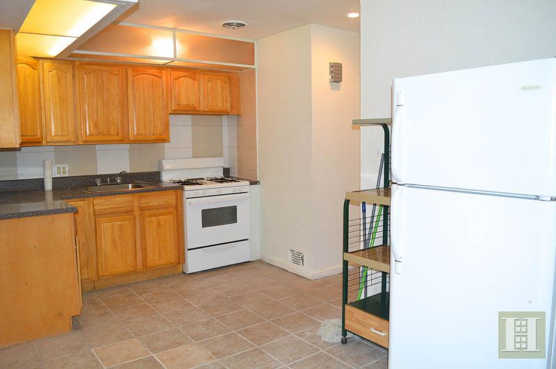 1st image of 1424 E 87th St #2