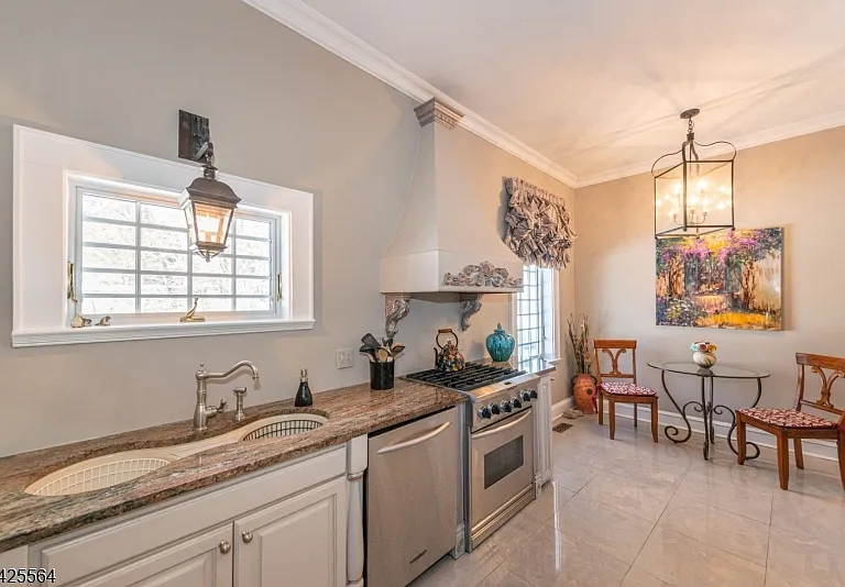 37 Colles Ave — Photo 8