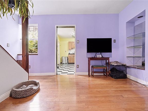 2nd image of 1920 Harcum Way