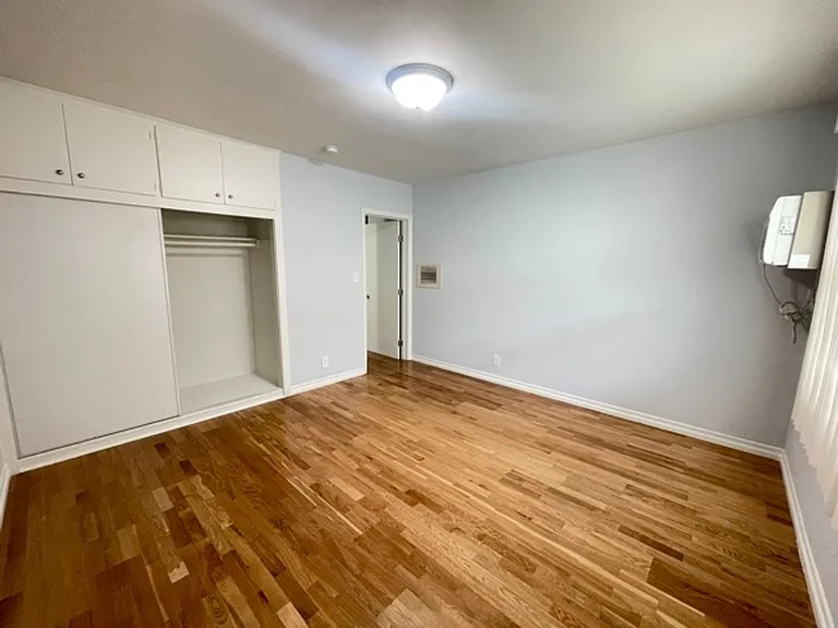 9074 Huntington Dr — Photo 10