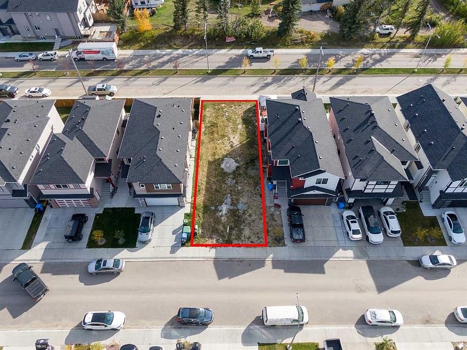 2nd image of 144 Saddlecrest Cir NE