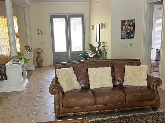 5th image of 118 Whispering Pine Dr
