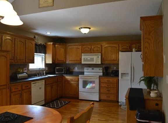 5th image of 820 SW Highland Ave