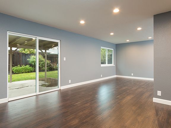 4th image of 6723 Oaklawn Way