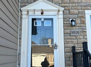 8010 Ravine Run Ln, Columbus, OH 43235