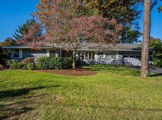 40 Bel Air Dr, Longmeadow, MA 01106