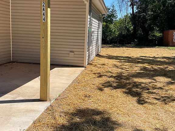 5th image of 2444 N Benton Ave