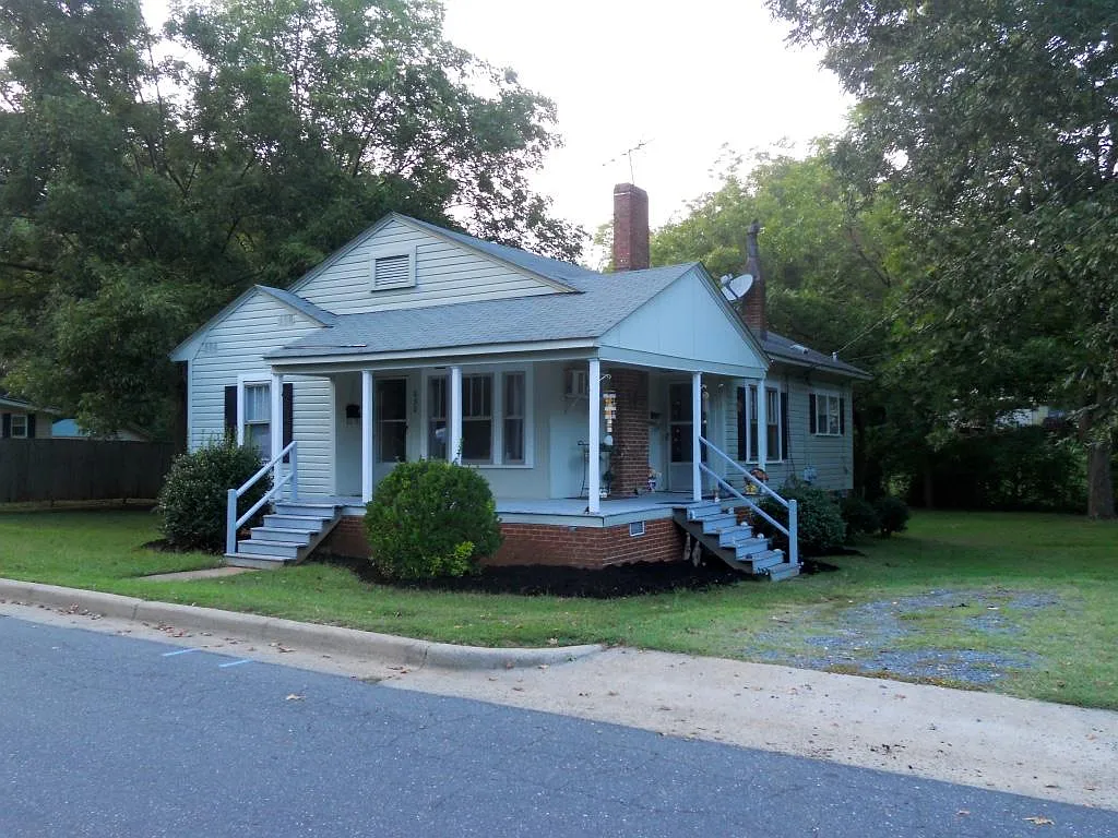 830 Occoneechee Ave — Photo 1