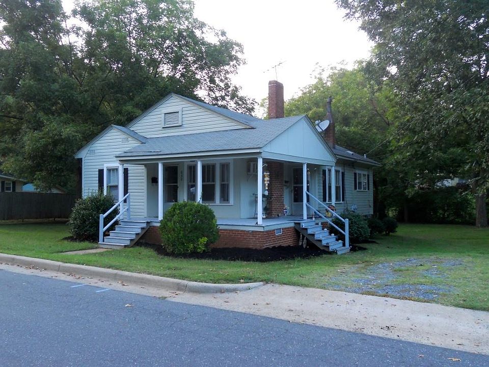 Duplex - w/ separate entrances and shared porch