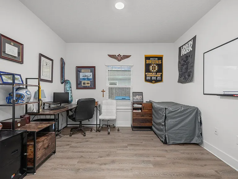 6196 Jenks Dr — Photo 21