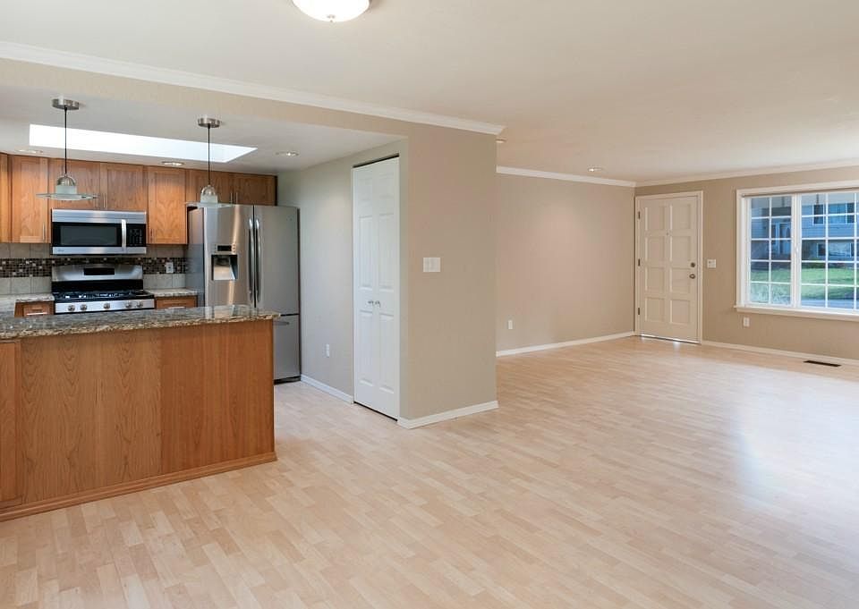 2nd image of 12707 NE 111th Pl