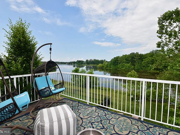2nd image of 7110 Lake Dr