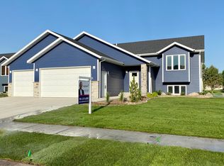 3532 Meridian Dr, Bismarck, ND 58504