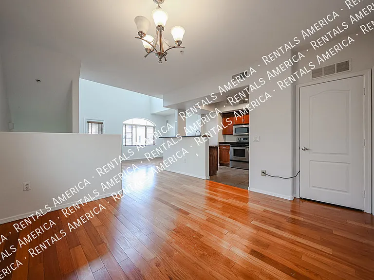 2402 E 5th St #1515 — Photo 4