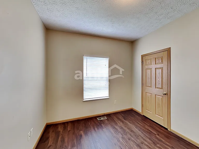 1468 E Quail Run Dr — Photo 16
