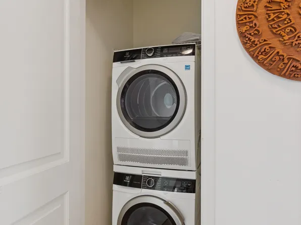 350 East 82nd Street image 5 of 12