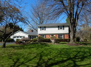 44 Skyview Ln, Rochester, NY 14625