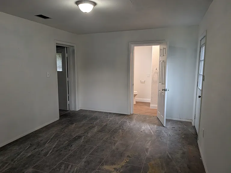 625 Louis St — Photo 7