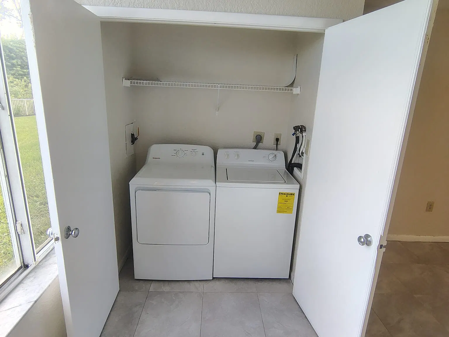 2803 N Oakland Forest Dr — Photo 4