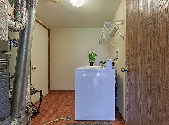 5th image of 1184 Westminster Ln