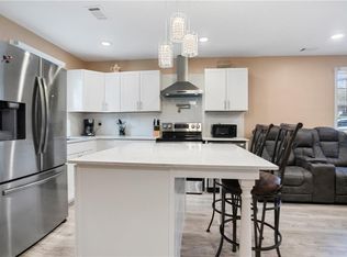 142 Hutton Pl NW, Atlanta, GA 30318