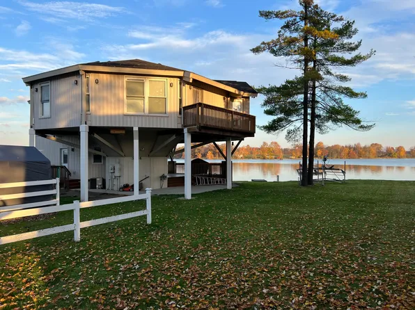9034 Ash Ln, Clarksville, MI 48815