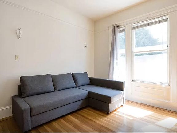 4th image of 1328 Pacific Ave